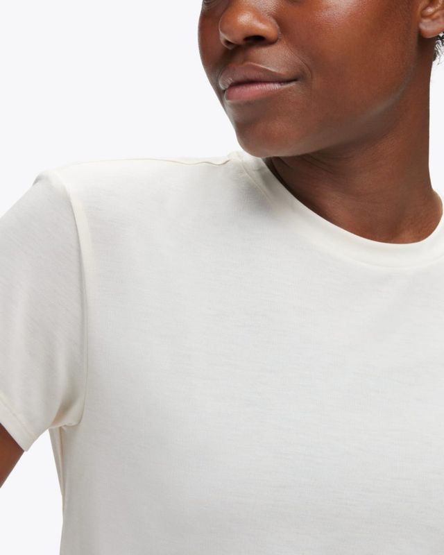 W HOKA ESSENTIAL TEE